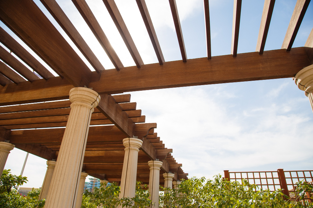 astuces pour fabriquer votre pergola en bois à la maison.jpg