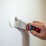guide pratique et astuces pour reboucher un trou dans un mur